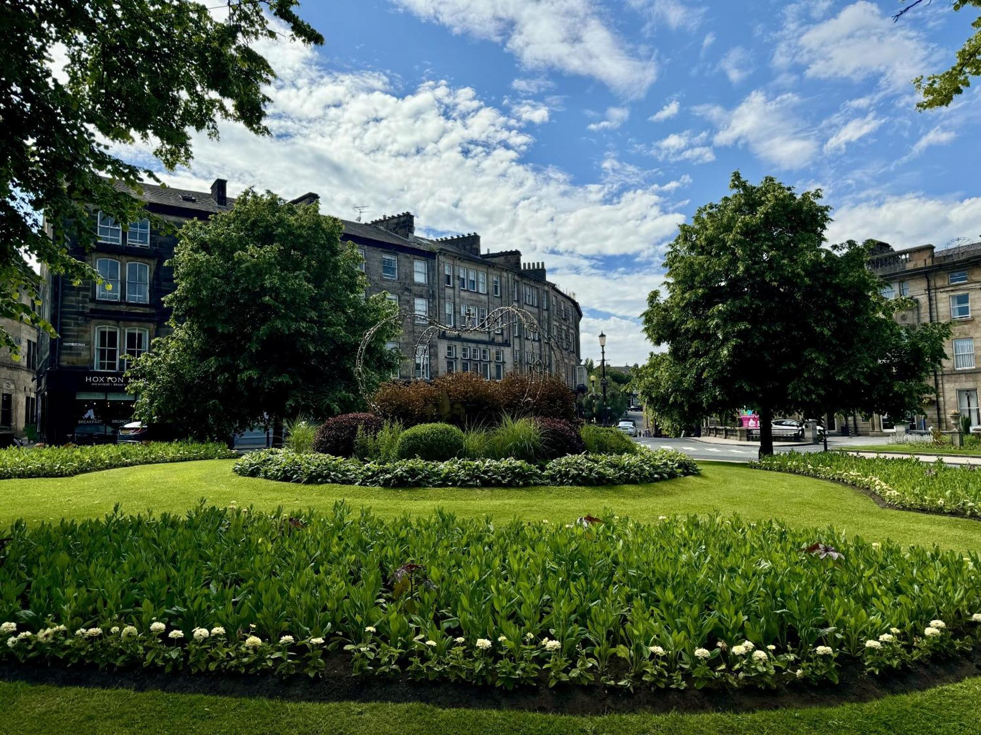 The Crown View - Luxury Apartment - Free Parking Nearby Harrogate Eksteriør billede